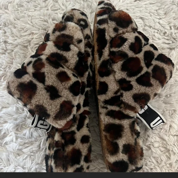 UGG Leopard Print Fuzzy Slippers - Picture 6 of 10